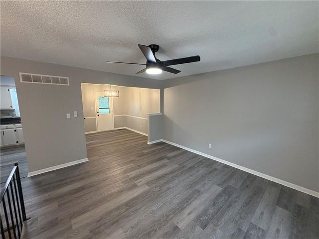 1500 NW 50th Street, Blue Springs, MO 64015