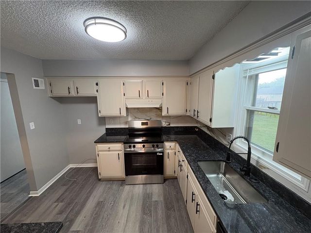 1500 NW 50th Street, Blue Springs, MO 64015