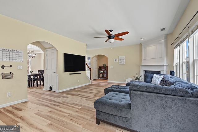 10 Stonebridge Pass, Newnan, GA 30265