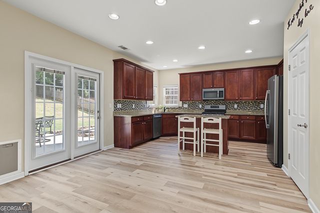 10 Stonebridge Pass, Newnan, GA 30265