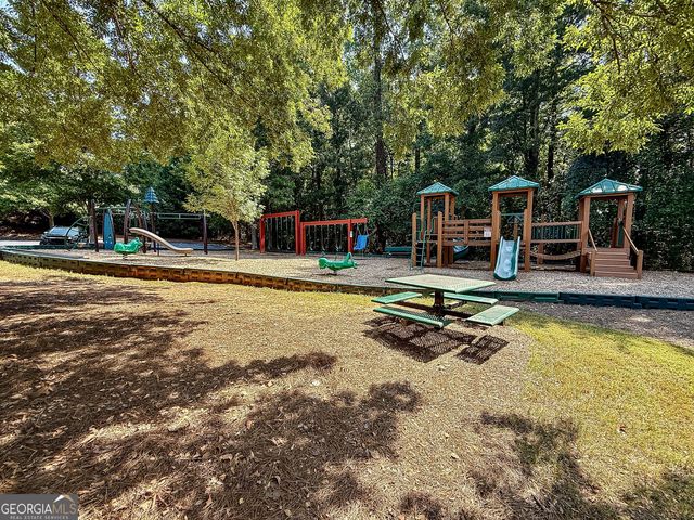 10 Stonebridge Pass, Newnan, GA 30265
