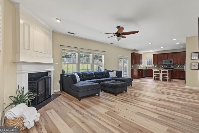 10 Stonebridge Pass, Newnan, GA 30265