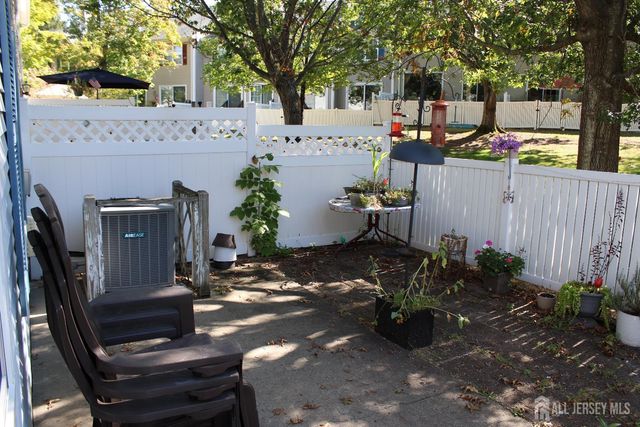 2 Jade Court, Franklin Twsp, NJ 08823