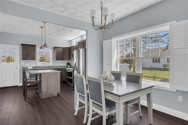 222 Pettaconsett Avenue, Warwick, RI 02888