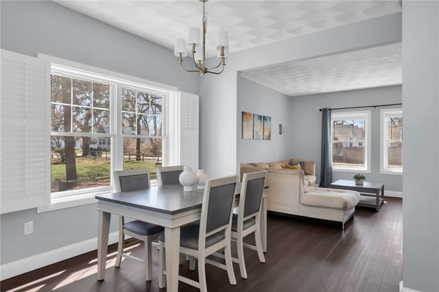 222 Pettaconsett Avenue, Warwick, RI 02888