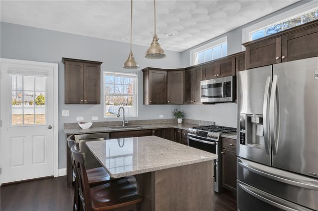 222 Pettaconsett Avenue, Warwick, RI 02888