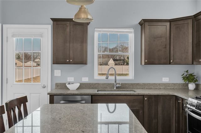 222 Pettaconsett Avenue, Warwick, RI 02888