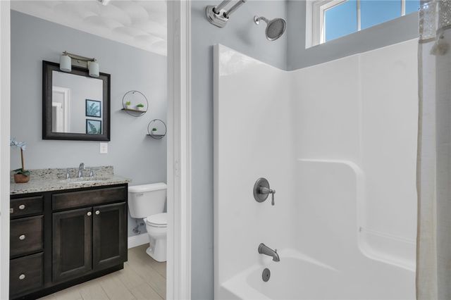 222 Pettaconsett Avenue, Warwick, RI 02888