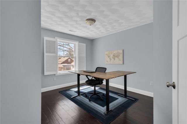 222 Pettaconsett Avenue, Warwick, RI 02888