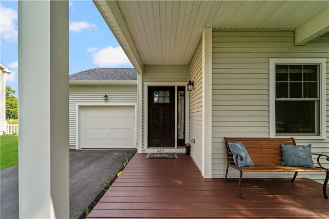 222 Pettaconsett Avenue, Warwick, RI 02888