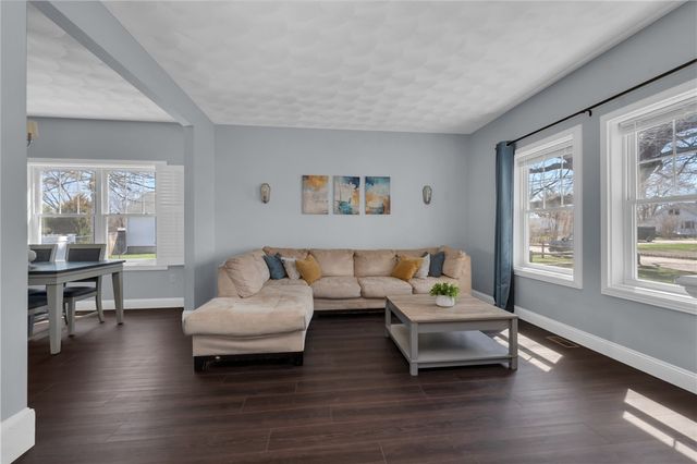 222 Pettaconsett Avenue, Warwick, RI 02888