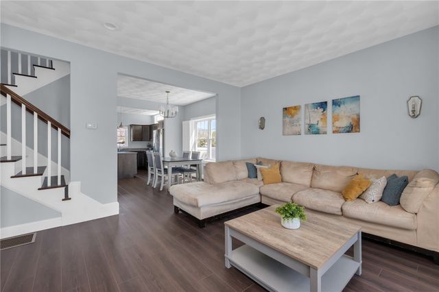 222 Pettaconsett Avenue, Warwick, RI 02888