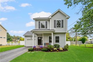 222 Pettaconsett Avenue, Warwick, RI 02888