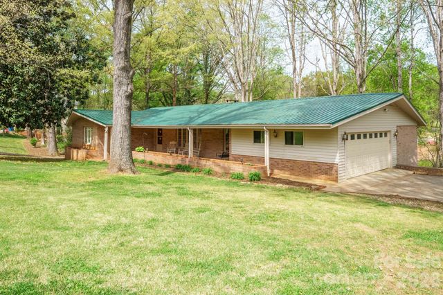 465 28th Avenue Lane NE, Hickory, NC 28601