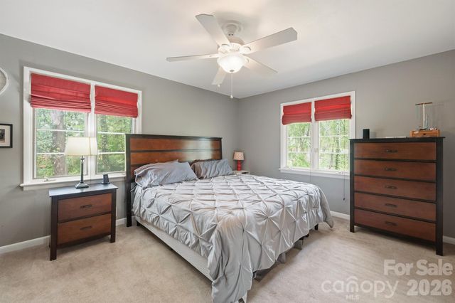 465 28th Avenue Lane NE, Hickory, NC 28601