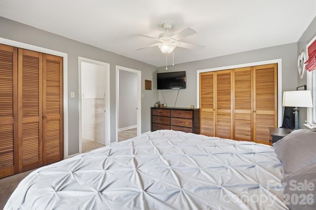 465 28th Avenue Lane NE, Hickory, NC 28601