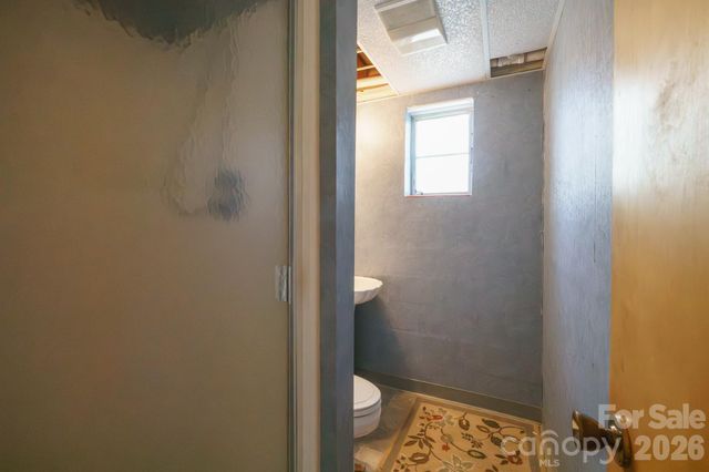 465 28th Avenue Lane NE, Hickory, NC 28601