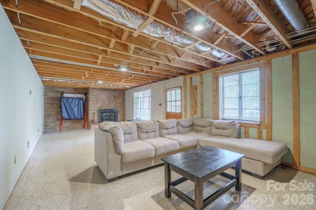 465 28th Avenue Lane NE, Hickory, NC 28601