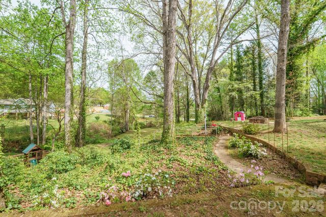 465 28th Avenue Lane NE, Hickory, NC 28601