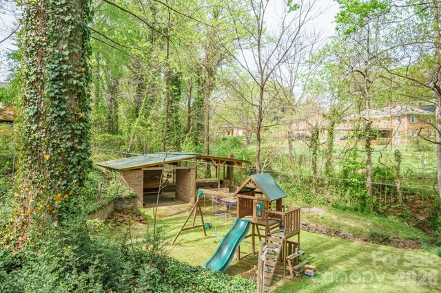 465 28th Avenue Lane NE, Hickory, NC 28601