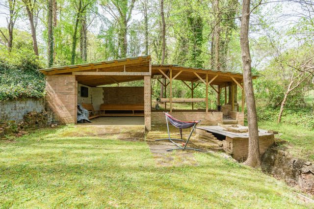 465 28th Avenue Lane NE, Hickory, NC 28601