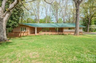 465 28th Avenue Lane NE, Hickory, NC 28601