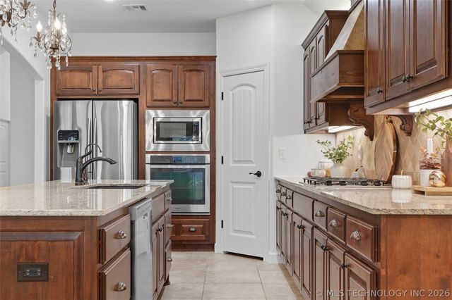 3703 S 13th Place, Broken Arrow, OK 74011