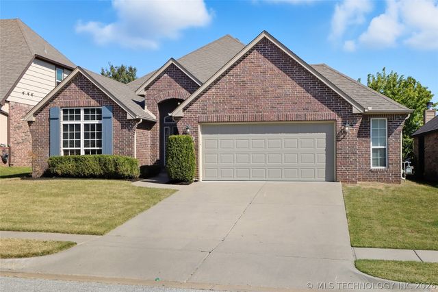 3703 S 13th Place, Broken Arrow, OK 74011