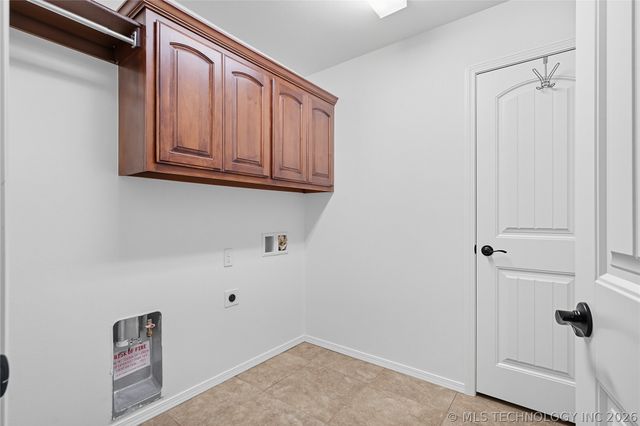 3703 S 13th Place, Broken Arrow, OK 74011