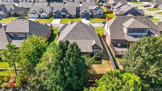 3703 S 13th Place, Broken Arrow, OK 74011