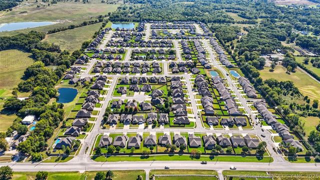 3703 S 13th Place, Broken Arrow, OK 74011