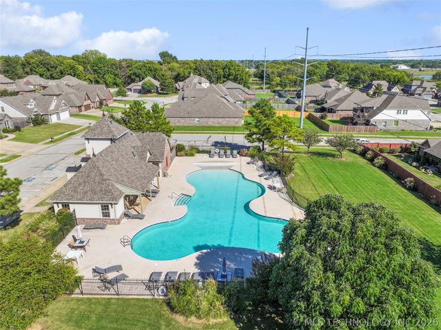 3703 S 13th Place, Broken Arrow, OK 74011