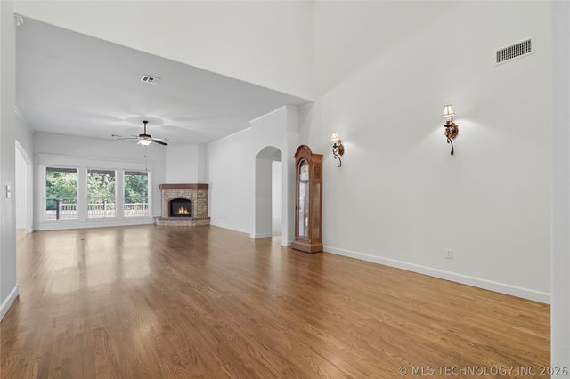 3703 S 13th Place, Broken Arrow, OK 74011