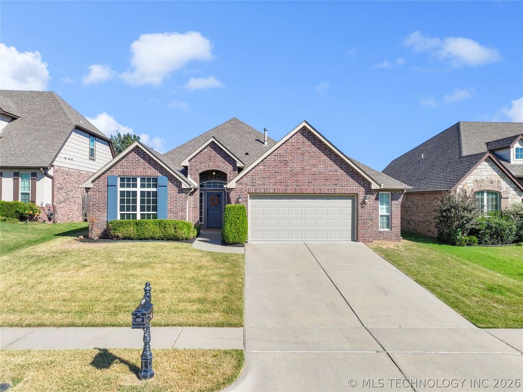 3703 S 13th Place, Broken Arrow, OK 74011