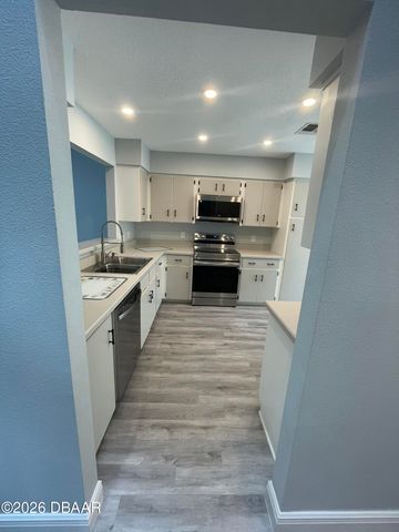 392 Brown Pelican Drive, Daytona Beach, FL 32119