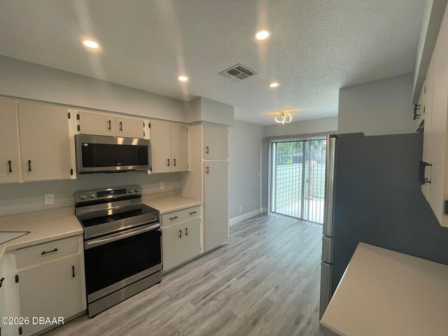 392 Brown Pelican Drive, Daytona Beach, FL 32119