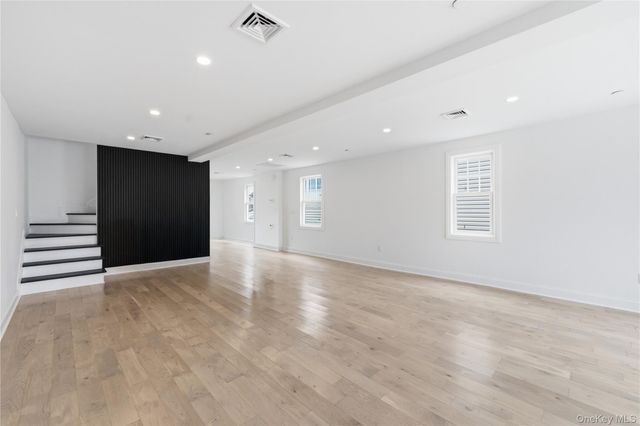 157 Sportsmans Avenue, Freeport, NY 11520