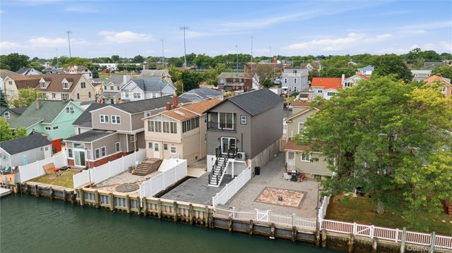 157 Sportsmans Avenue, Freeport, NY 11520