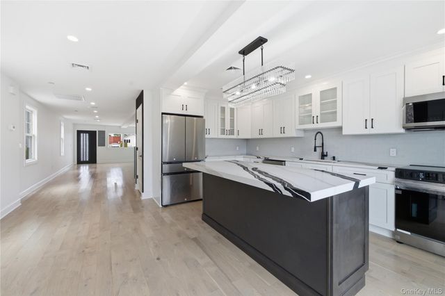 157 Sportsmans Avenue, Freeport, NY 11520
