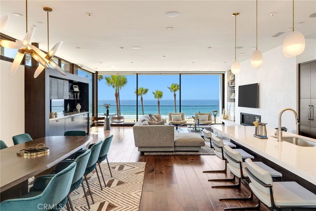 Image 11 of property listing at 1204 The Strand, Manhattan Beach, CA 90266