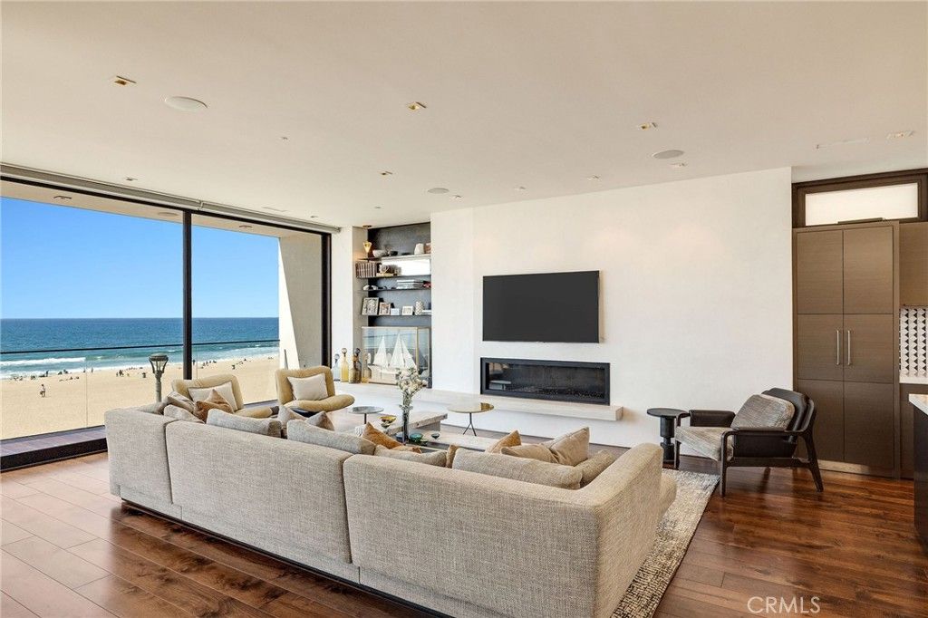 Image 18 of property listing at 1204 The Strand, Manhattan Beach, CA 90266