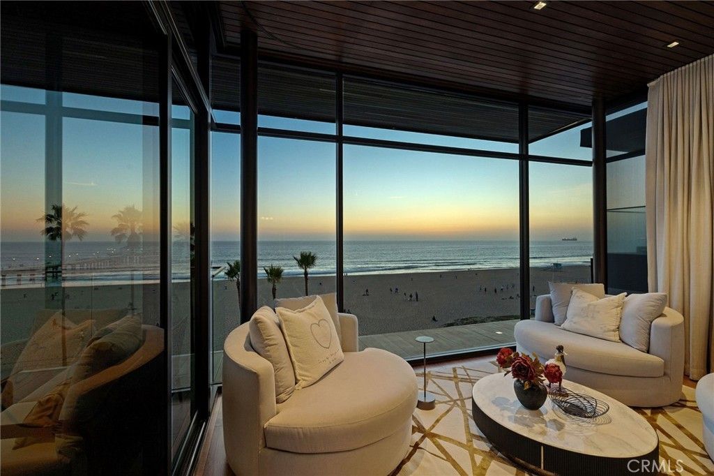Image 27 of property listing at 1204 The Strand, Manhattan Beach, CA 90266