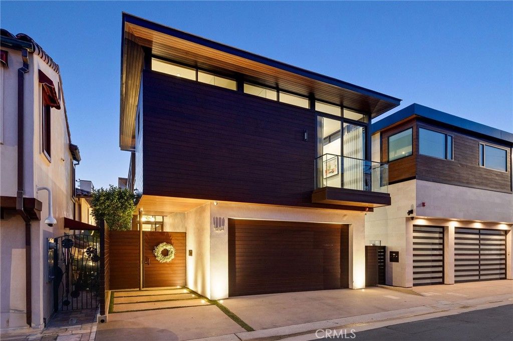 Image 4 of property listing at 1204 The Strand, Manhattan Beach, CA 90266