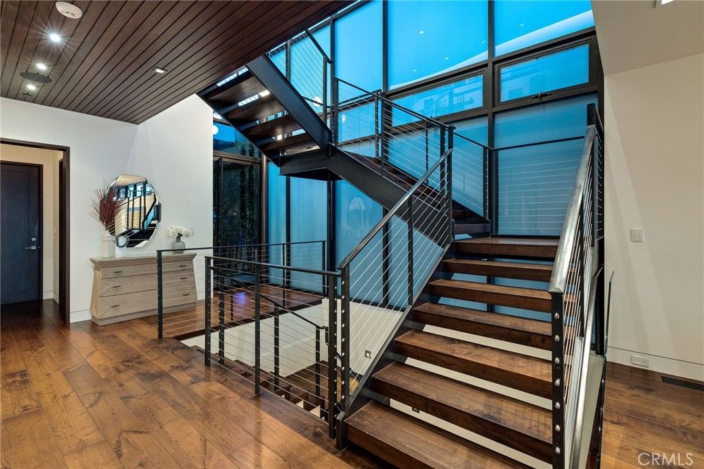 Image 42 of property listing at 1204 The Strand, Manhattan Beach, CA 90266