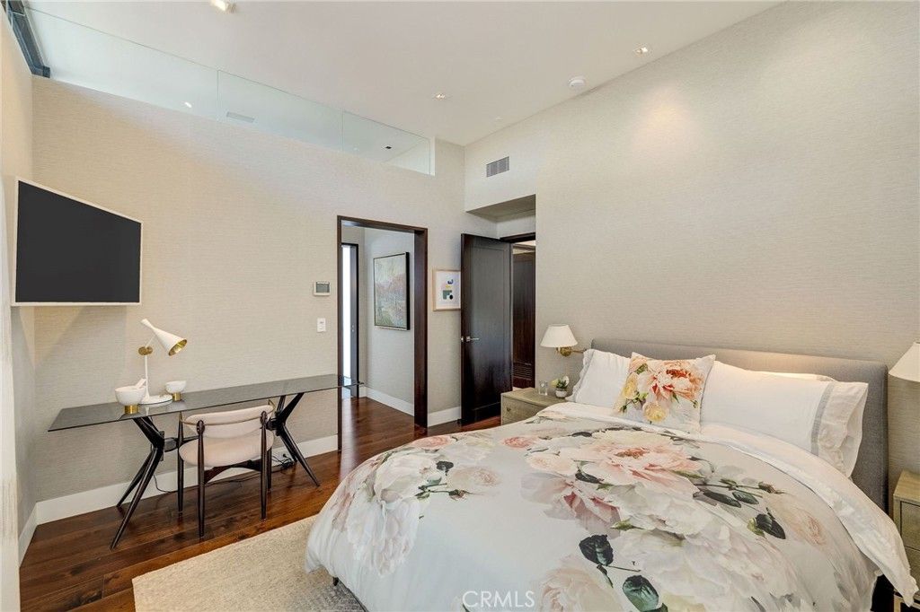 Image 46 of property listing at 1204 The Strand, Manhattan Beach, CA 90266