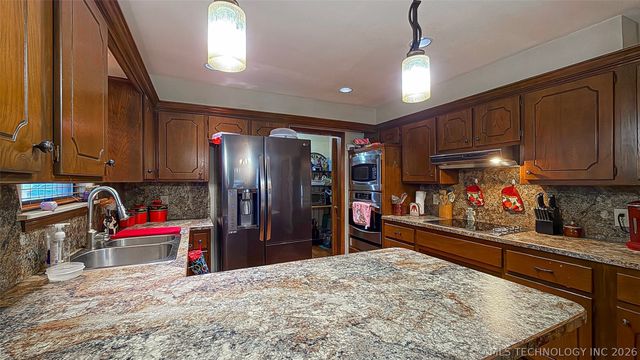 208 SE 30th Street, Moore, OK 73160