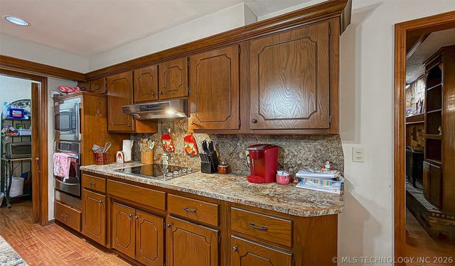 208 SE 30th Street, Moore, OK 73160