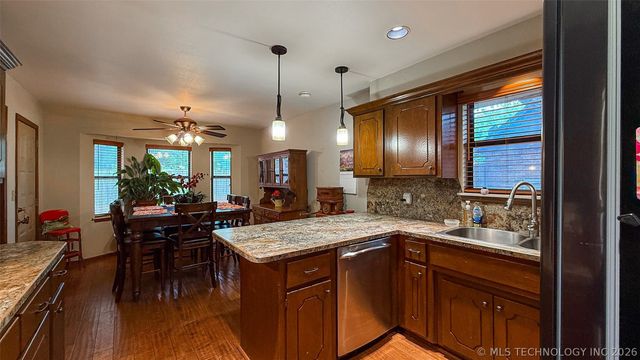 208 SE 30th Street, Moore, OK 73160