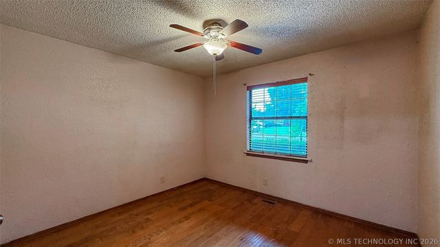 208 SE 30th Street, Moore, OK 73160