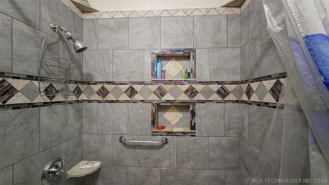 208 SE 30th Street, Moore, OK 73160